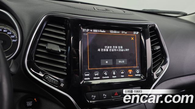 Jeep Cherokee 2021 — photo 28