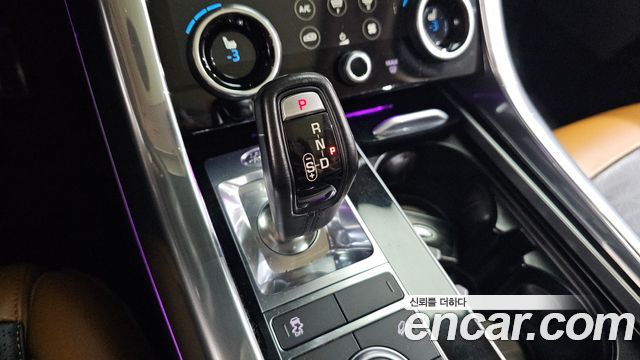 Land Rover Range Rover Sport 2018 — photo 12