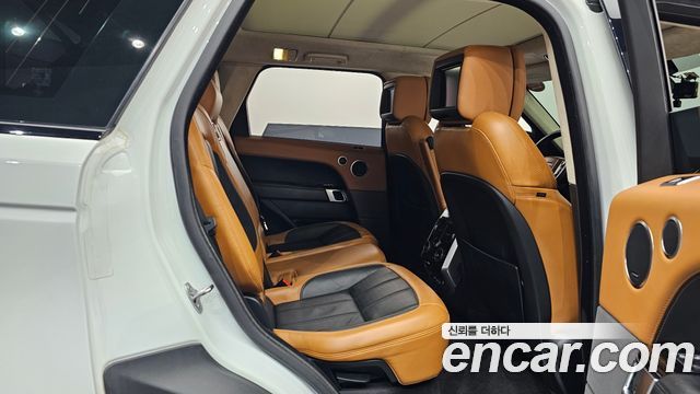 Land Rover Range Rover Sport 2018 — photo 17