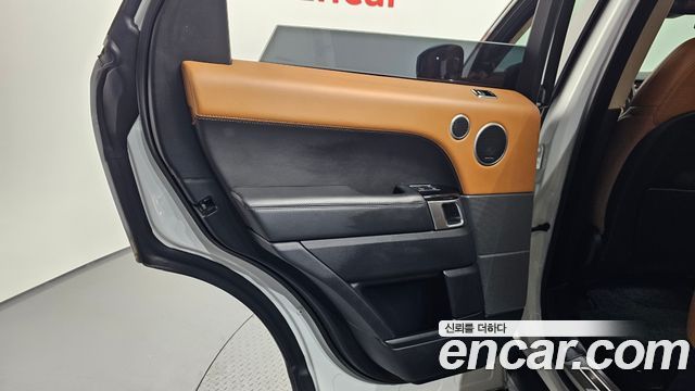 Land Rover Range Rover Sport 2018 — photo 15