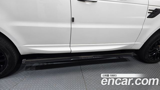 Land Rover Range Rover Sport 2018 — photo 36