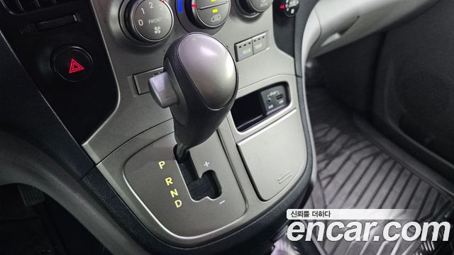 Hyundai Starex 2015 — photo 9