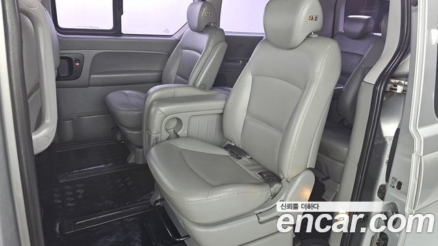 Hyundai Starex 2015 — photo 12