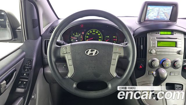 Hyundai Starex 2015 — photo 13