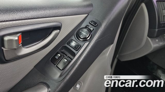 Hyundai Starex 2015 — photo 19