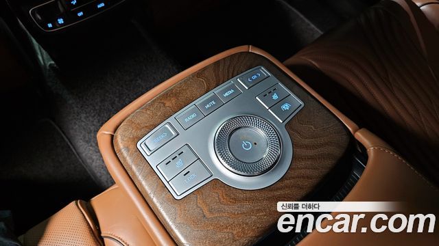 Genesis G80 2022 — photo 29