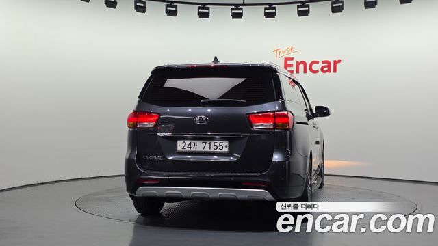 Kia Canival 2017 — photo 4