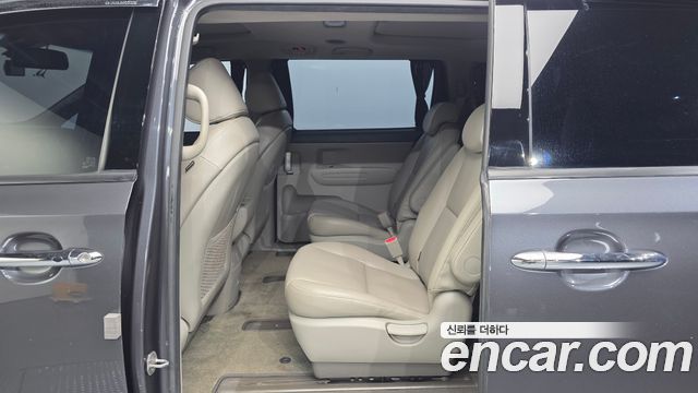 Kia Canival 2017 — photo 12
