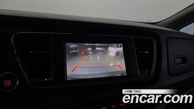 Kia Canival 2017 — photo 18
