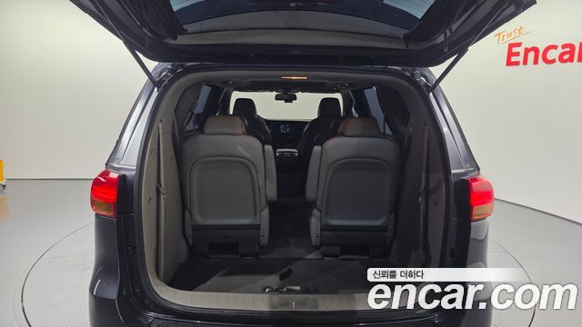 Kia Canival 2017 — photo 20