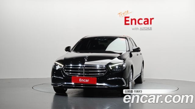 Mercedes-Benz E-Class 2023 — photo 3