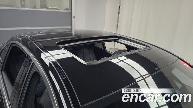Mercedes-Benz E-Class 2023 — photo 25