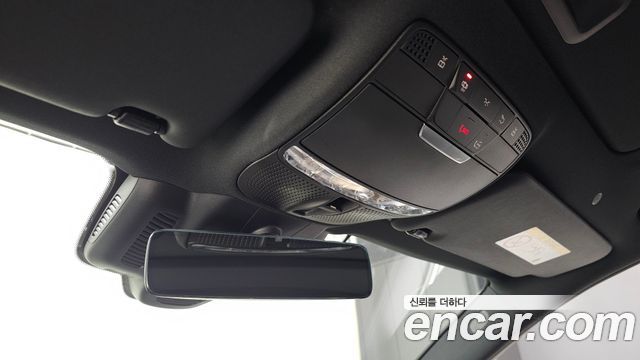 Mercedes-Benz E-Class 2023 — photo 31