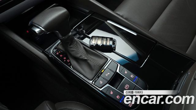 Kia K7 2016 — photo 12
