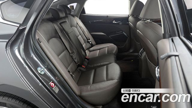 Kia K7 2016 — photo 17