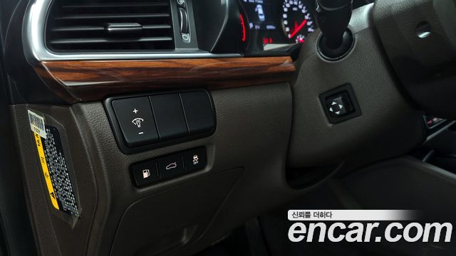 Kia K7 2016 — photo 23