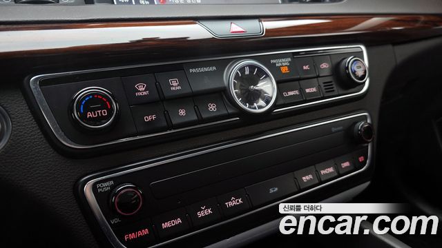 Kia K7 2016 — photo 29