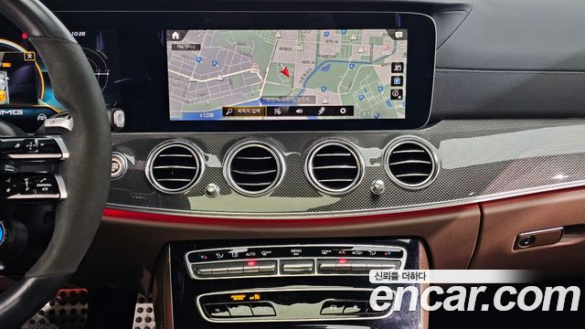 Mercedes-Benz E-Class 2021 — photo 20