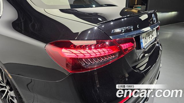 Mercedes-Benz E-Class 2021 — photo 9