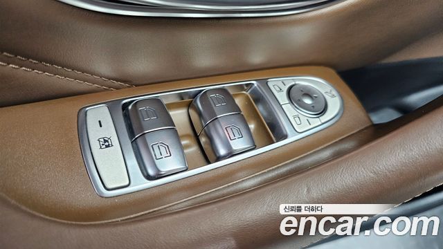 Mercedes-Benz E-Class 2021 — photo 28