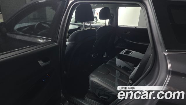 Hyundai Santafe 2022 — photo 17