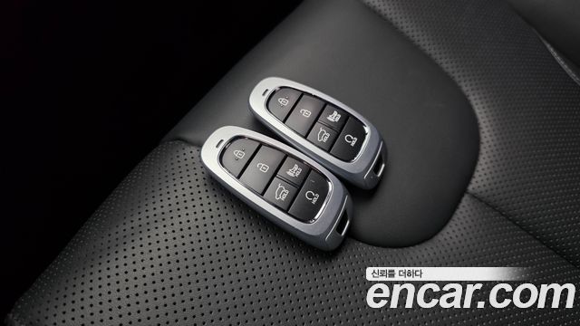 Hyundai Santafe 2022 — photo 28