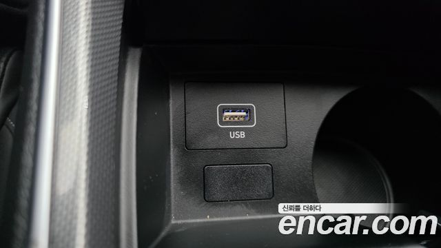 Hyundai Santafe 2022 — photo 31
