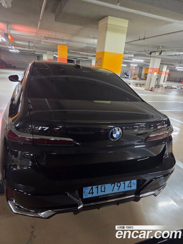 BMW i7 2024 — photo 3