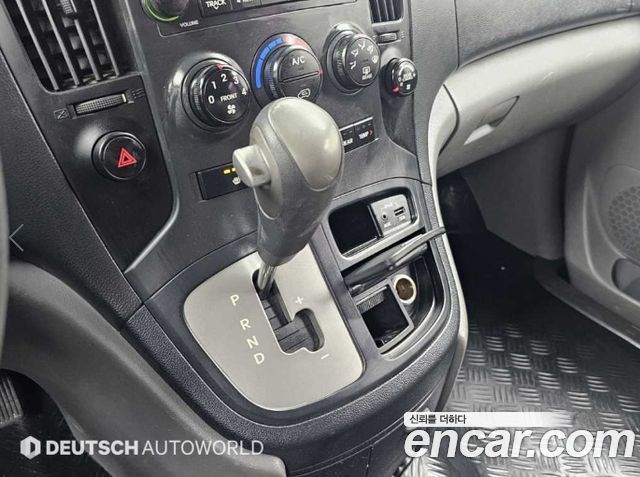 Hyundai Starex 2012 — photo 9