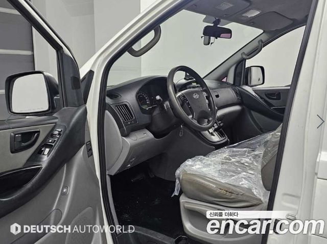 Hyundai Starex 2012 — photo 11