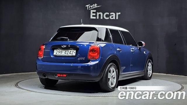 Mini Cooper 2018 — photo 2