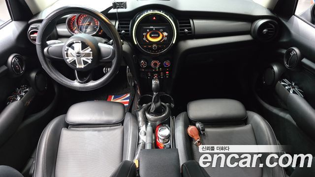 Mini Cooper 2018 — photo 10