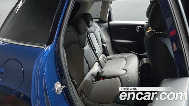 Mini Cooper 2018 — photo 17