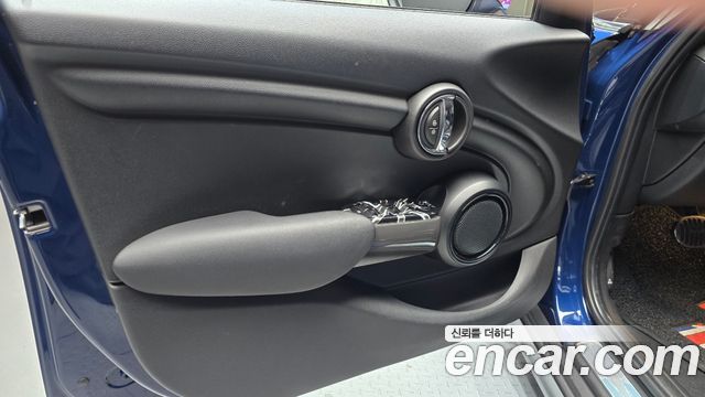 Mini Cooper 2018 — photo 14