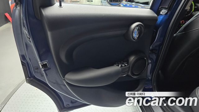 Mini Cooper 2018 — photo 15