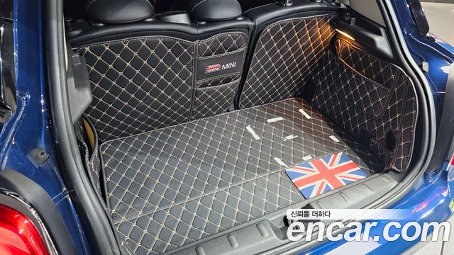 Mini Cooper 2018 — photo 29