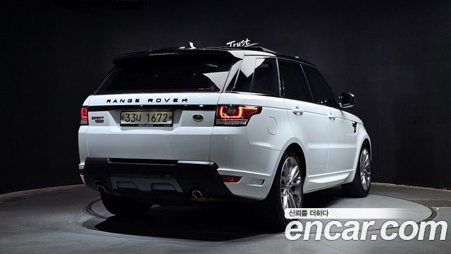 Land Rover Range Rover Sport 2017 — photo 2