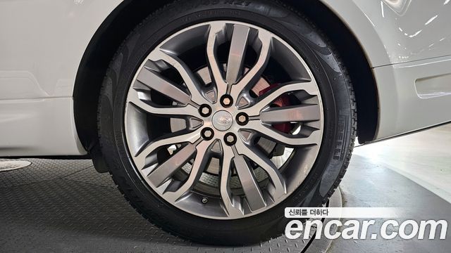 Land Rover Range Rover Sport 2017 — photo 7