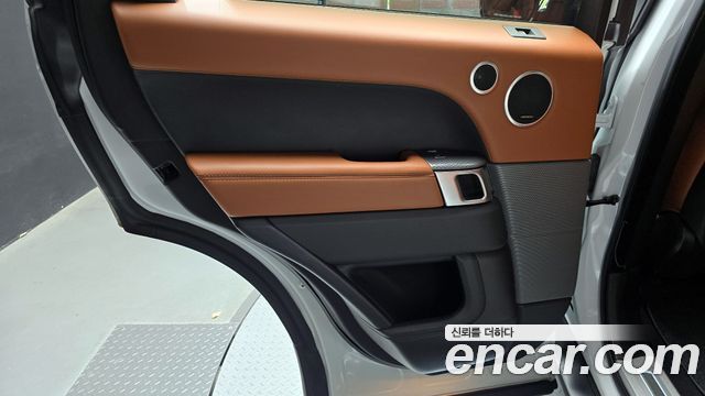Land Rover Range Rover Sport 2017 — photo 15