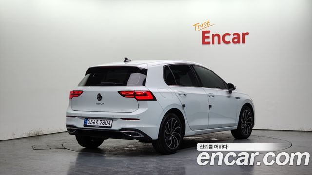 Volkswagen Golf 2024 — photo 2