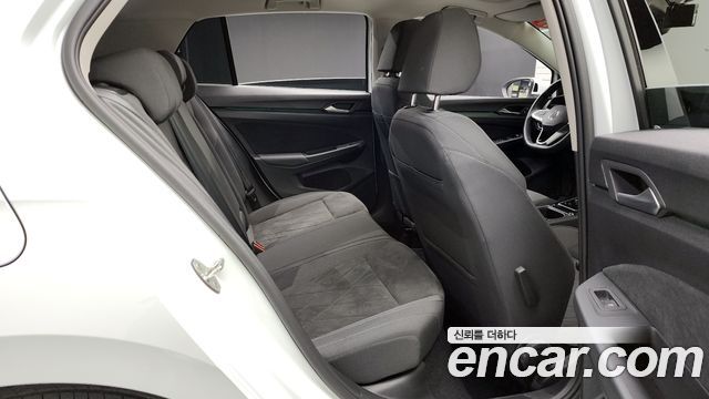 Volkswagen Golf 2024 — photo 18