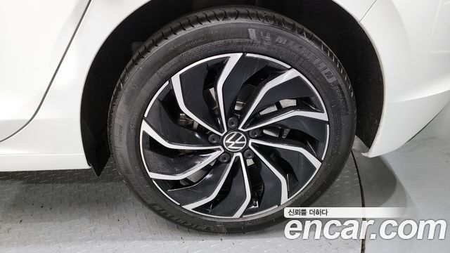Volkswagen Golf 2024 — photo 7