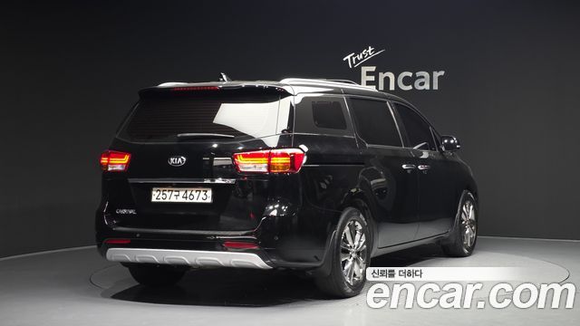 Kia Canival 2018 — photo 2