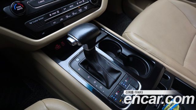 Kia Canival 2018 — photo 9