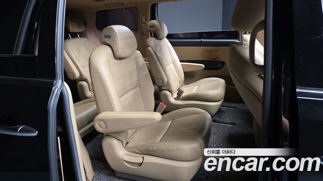 Kia Canival 2018 — photo 12