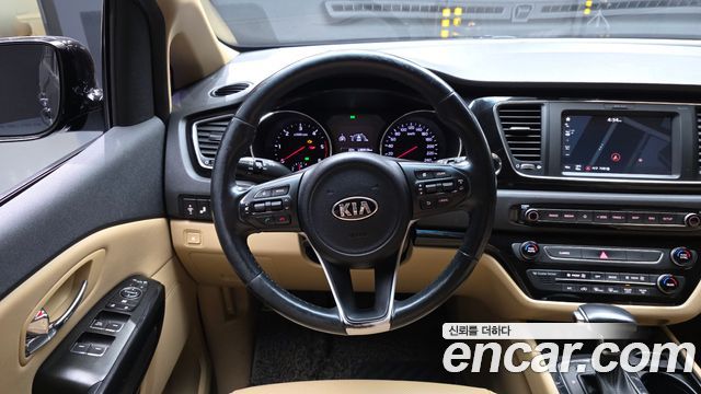 Kia Canival 2018 — photo 13