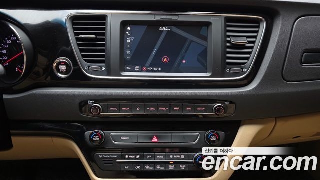 Kia Canival 2018 — photo 14