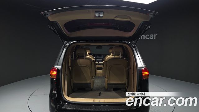 Kia Canival 2018 — photo 20