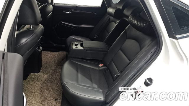 Kia K7 2016 — photo 17