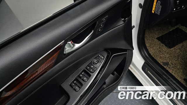 Kia K7 2016 — photo 25